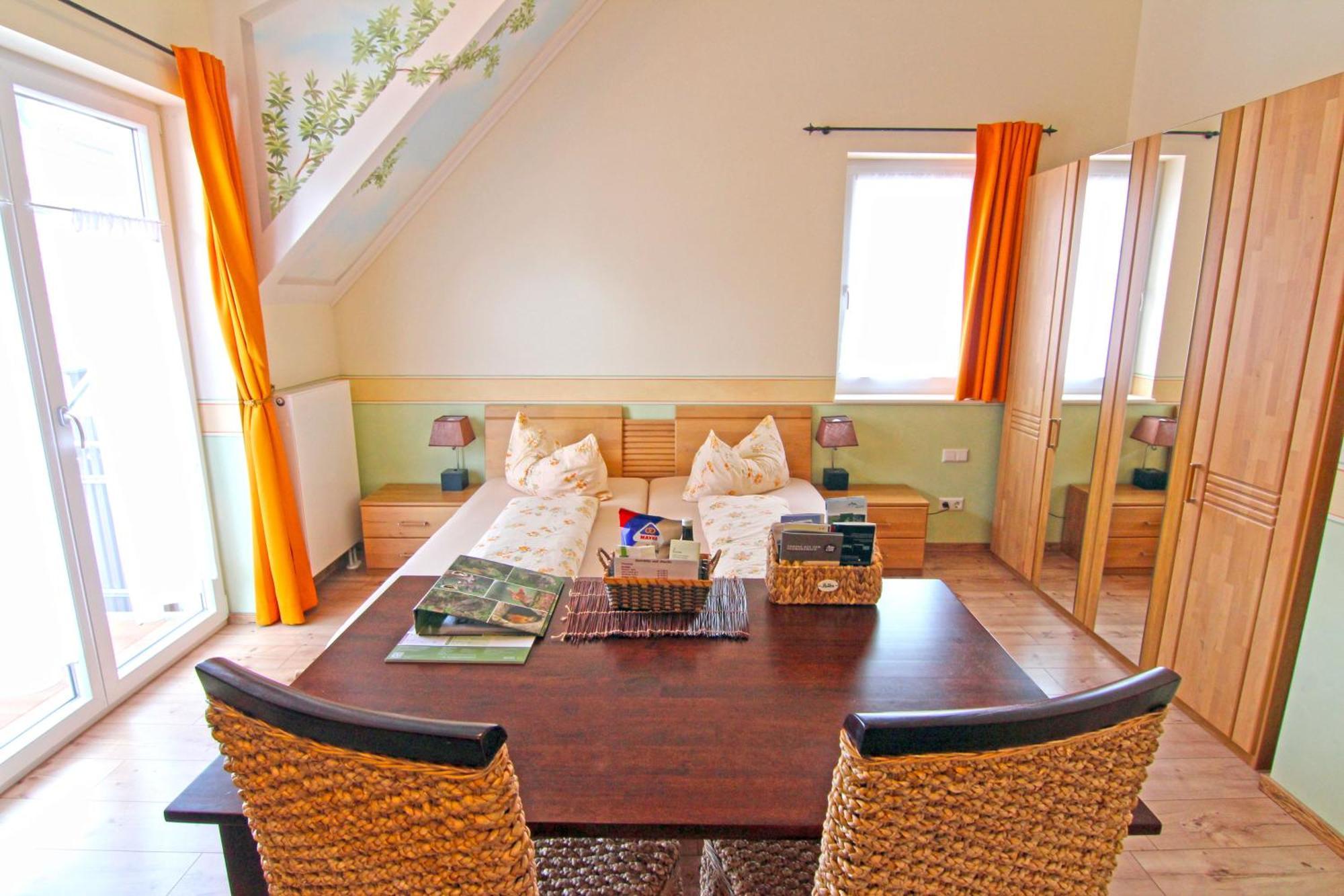 Schusterjunge Aparthotel ซัสบาควัลเดิน ภายนอก รูปภาพ