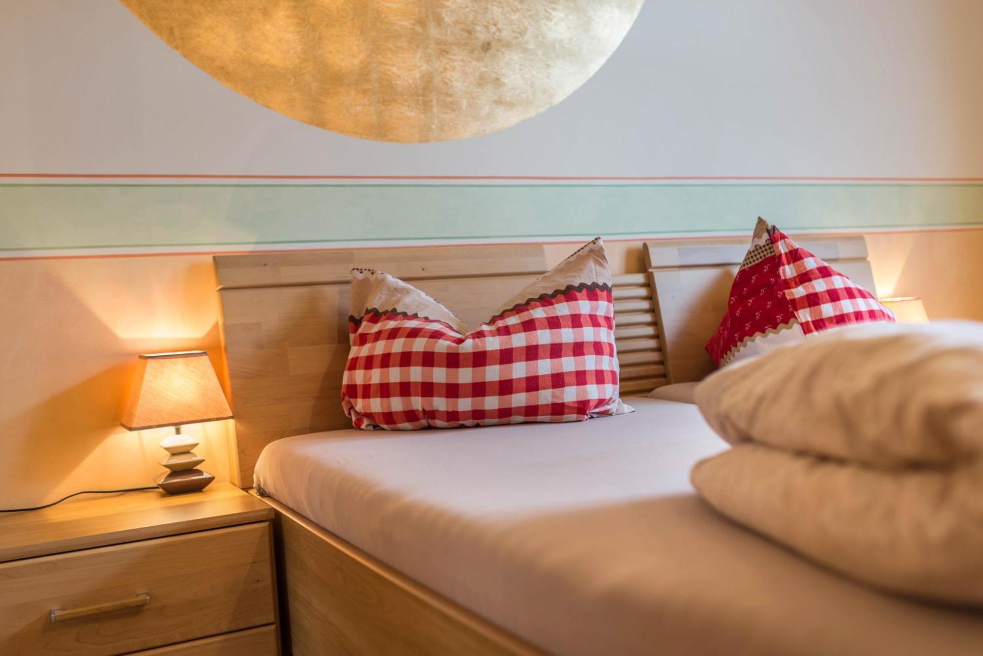 Schusterjunge Aparthotel ซัสบาควัลเดิน ภายนอก รูปภาพ