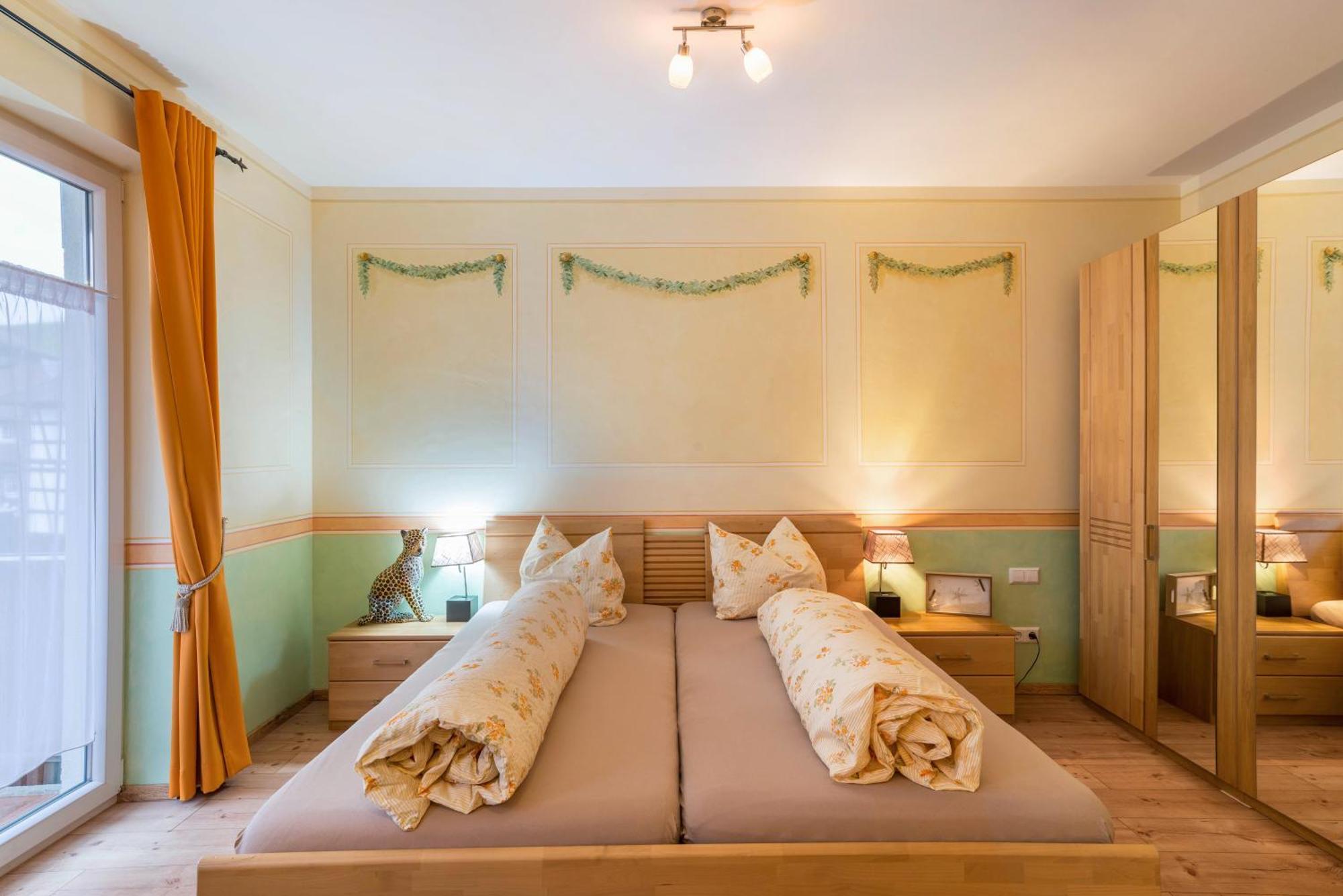 Schusterjunge Aparthotel ซัสบาควัลเดิน ภายนอก รูปภาพ