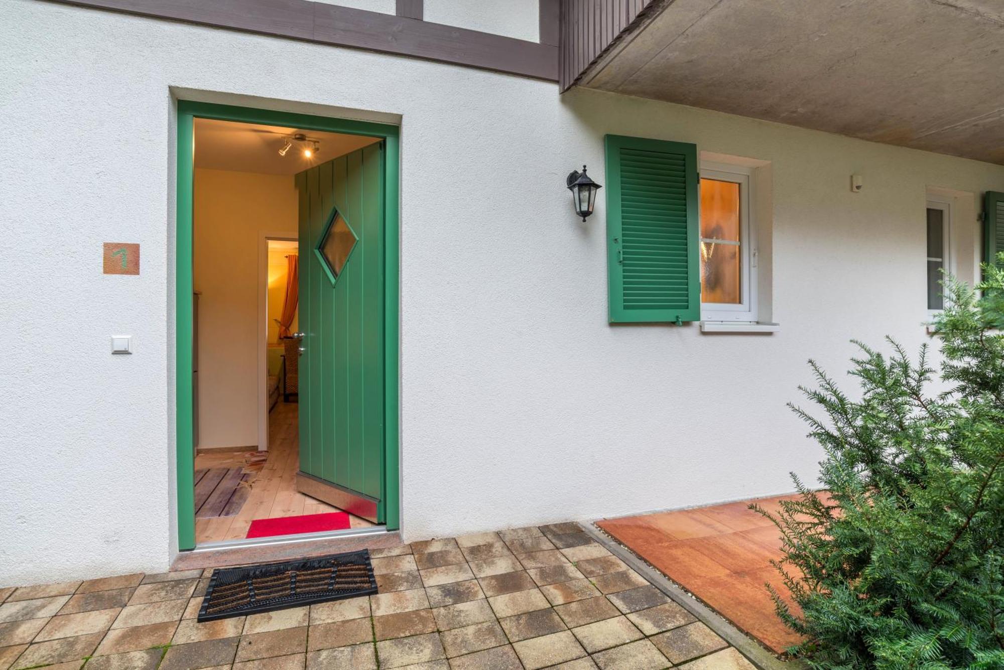 Schusterjunge Aparthotel ซัสบาควัลเดิน ภายนอก รูปภาพ