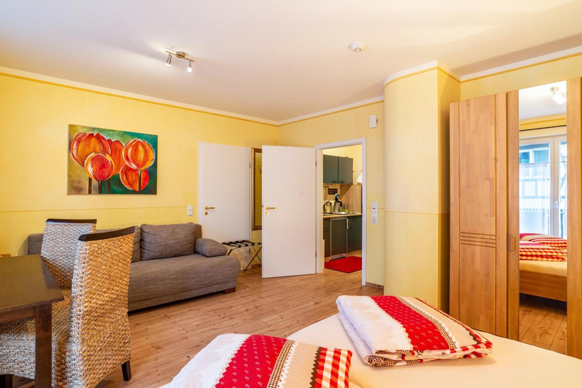 Schusterjunge Aparthotel ซัสบาควัลเดิน ภายนอก รูปภาพ