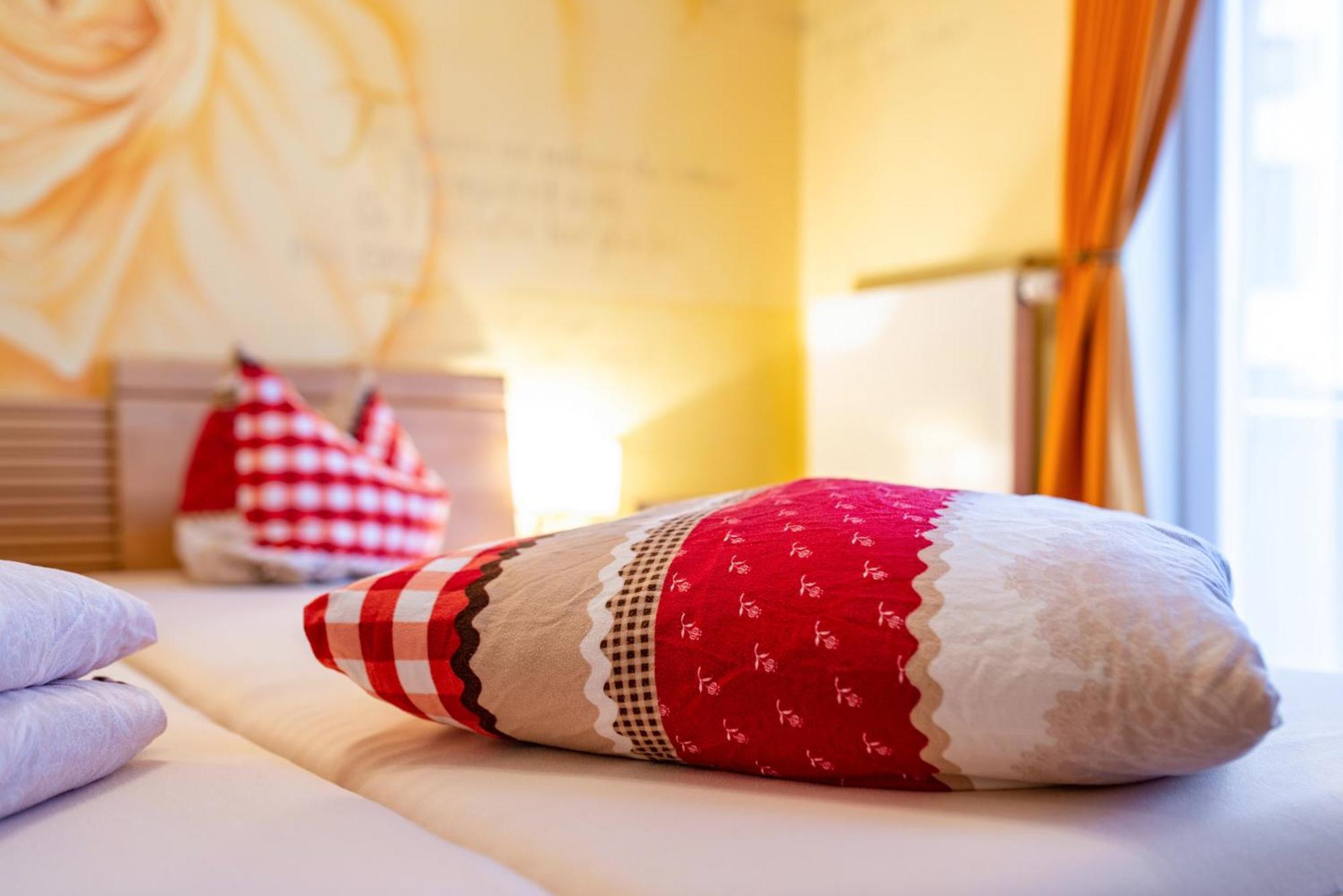 Schusterjunge Aparthotel ซัสบาควัลเดิน ภายนอก รูปภาพ